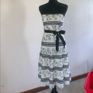 BCBGMaxAzria Strapless Dress with Black and White Floral Design